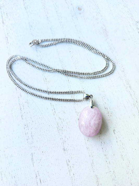 Calming Beauty: A Kunzite Necklace for Neurodiversity
Necklace